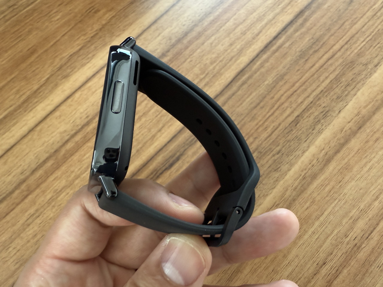 ウォッチ右側面