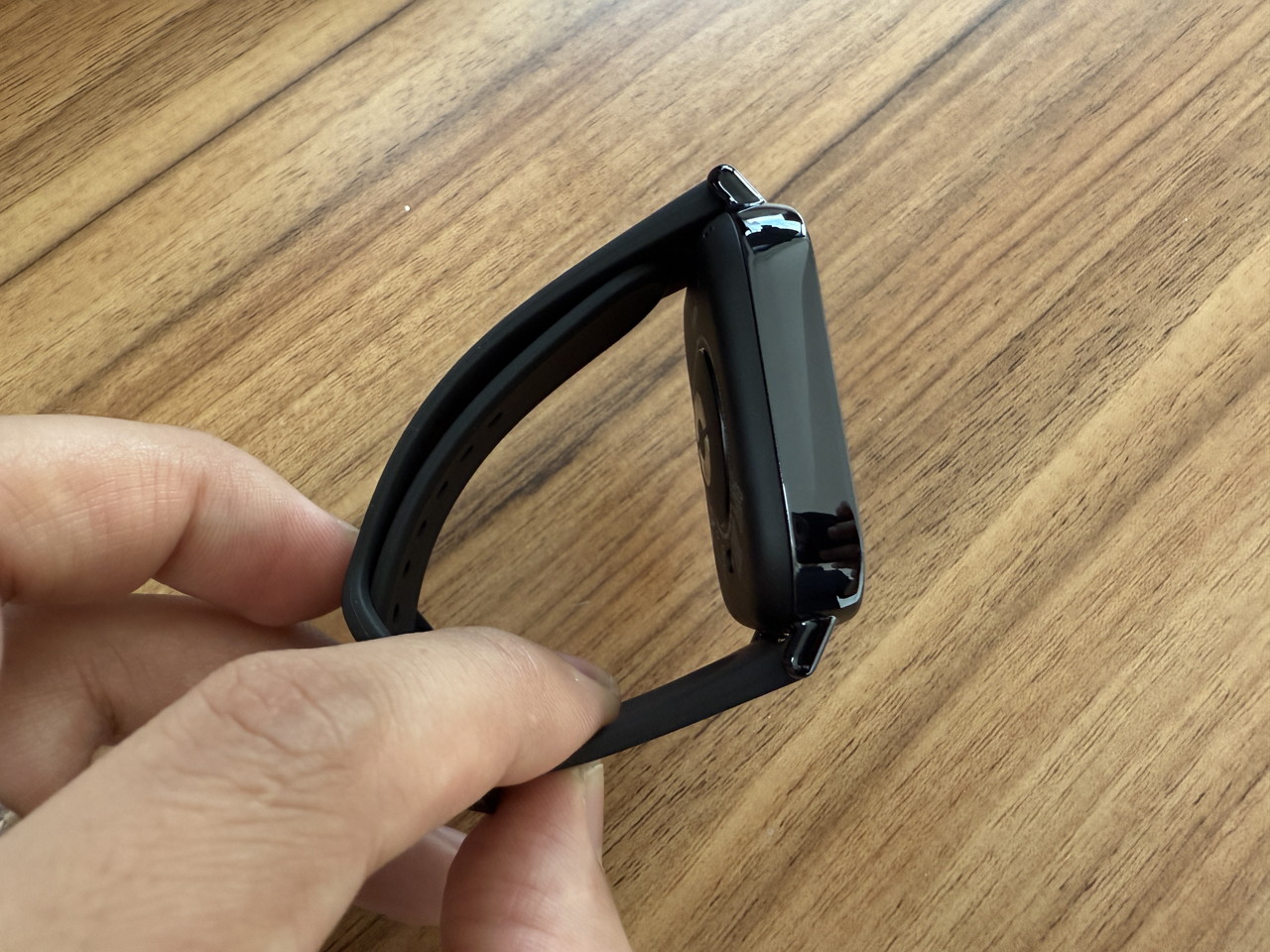 ウォッチ左側面