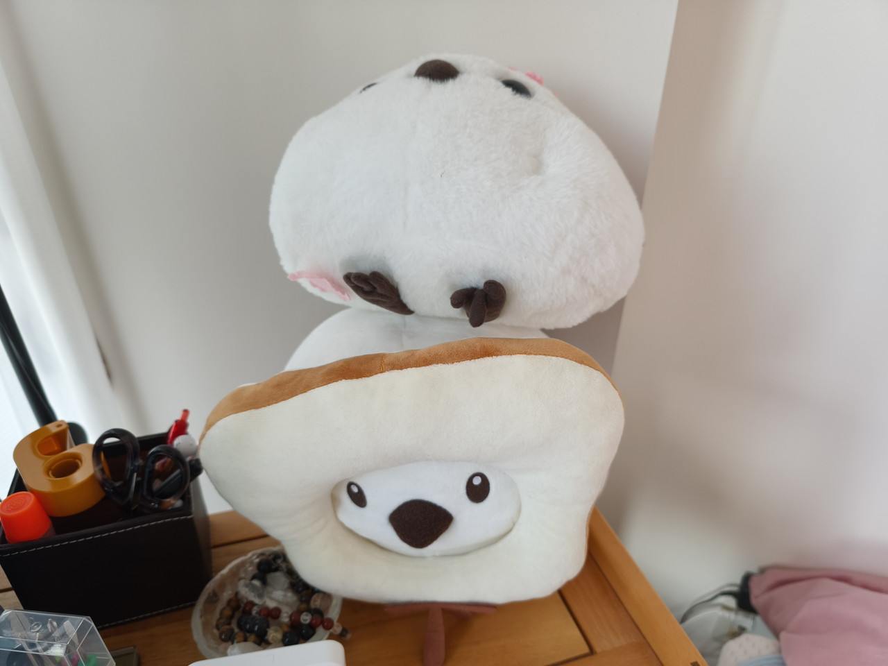 リアカメラでぬいぐるみを撮影した写真