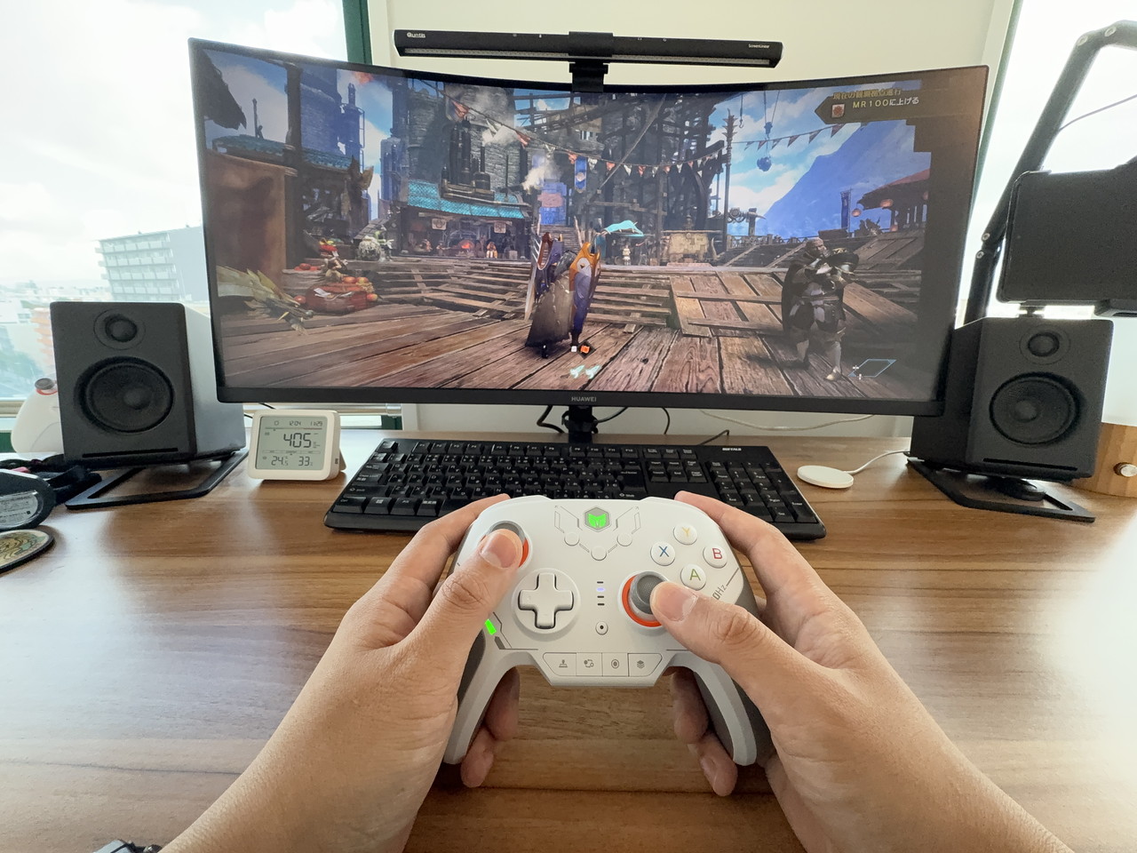 BIGBIG WON BLITZ2を手に持つ様子