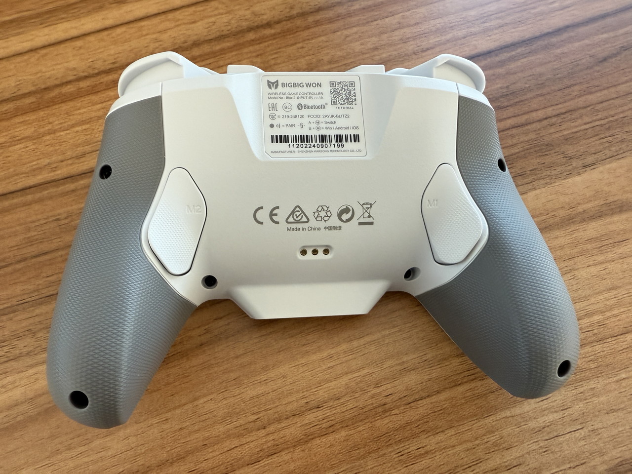 コントローラー本体(TMR版)の背面の様子