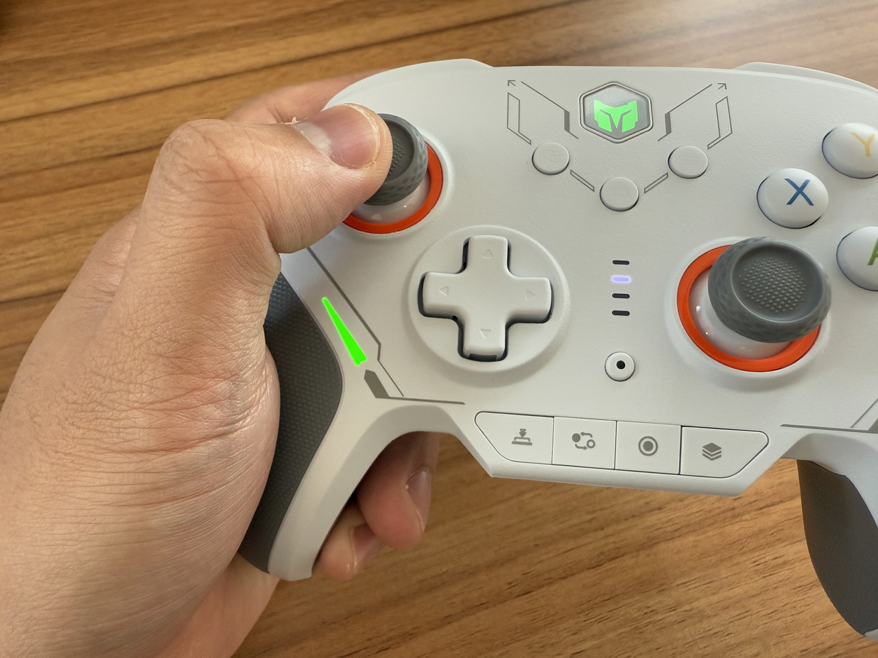 TMR版のスティック操作の様子