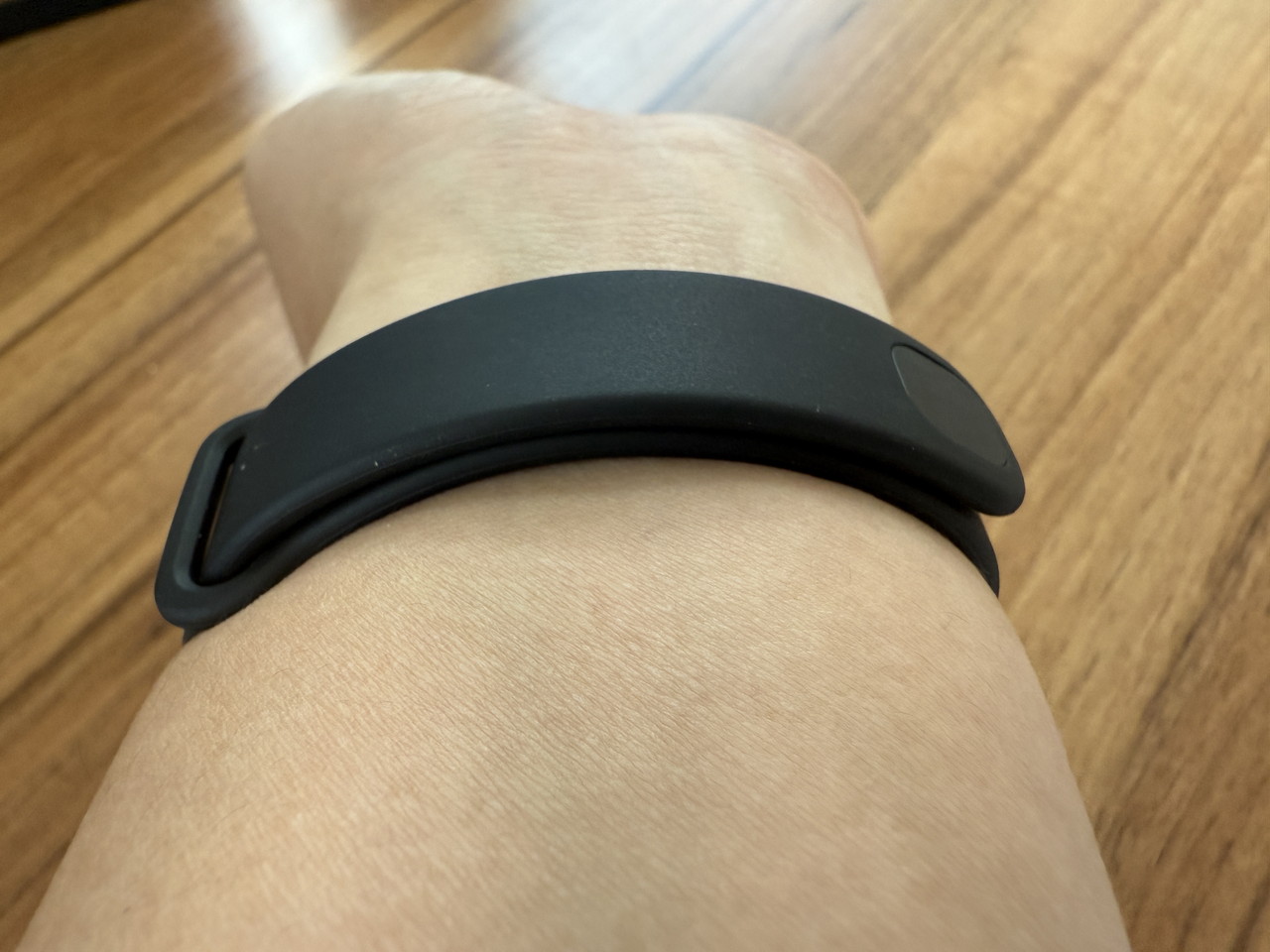 Xiaomi Redmi Band 3を装着した様子-バンド