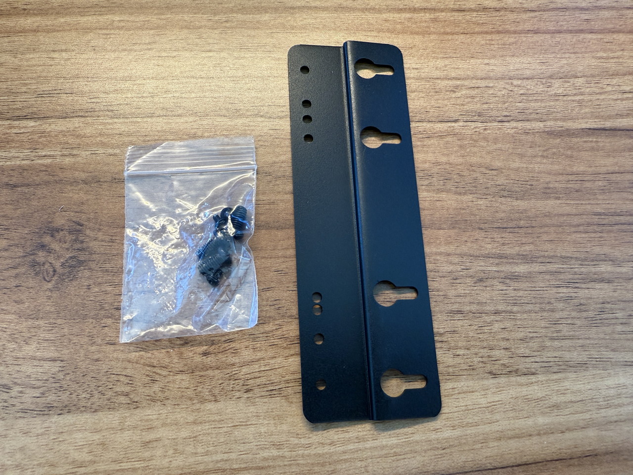 VESAマウント&ネジ