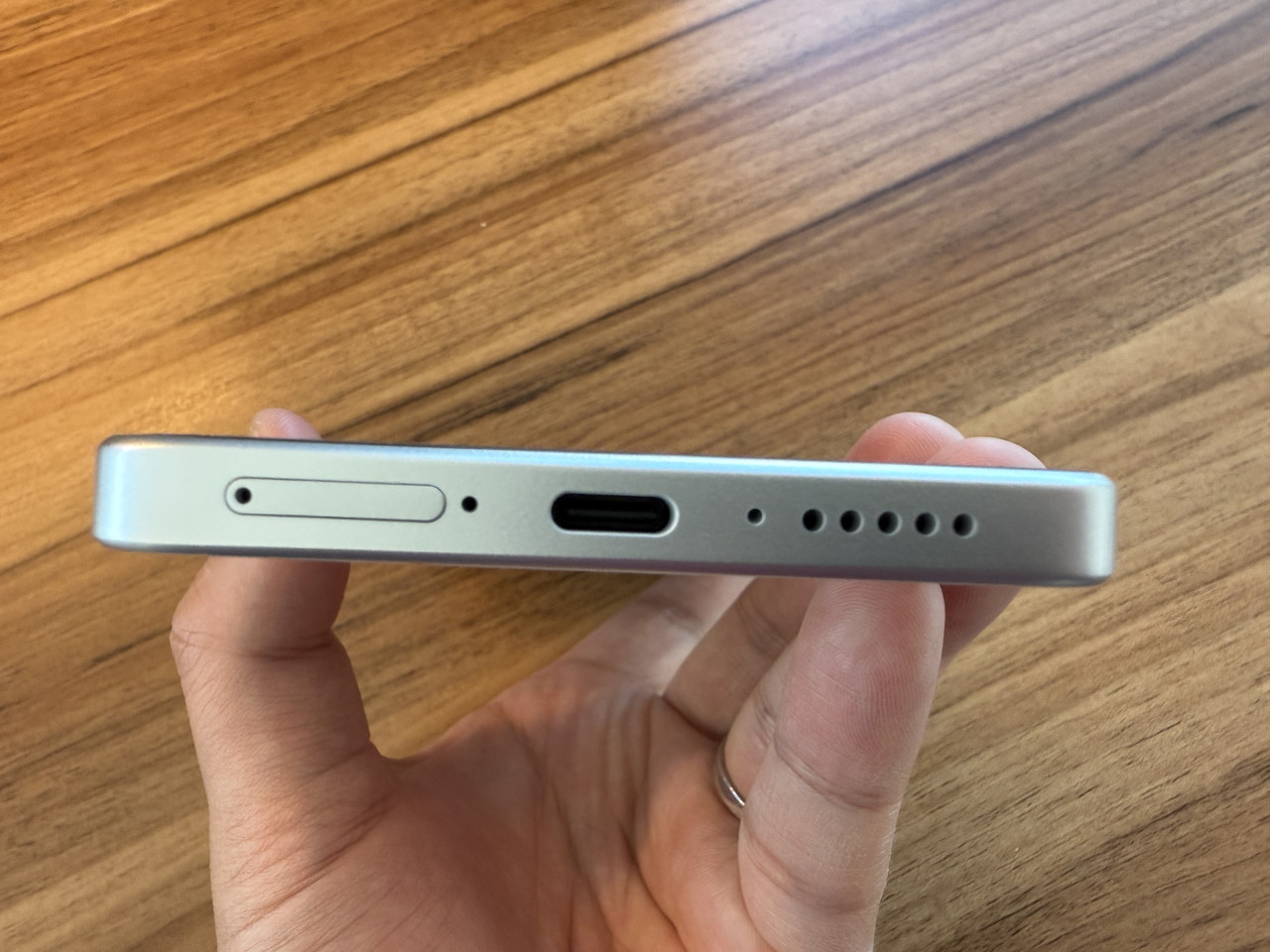 スマホ下部の様子