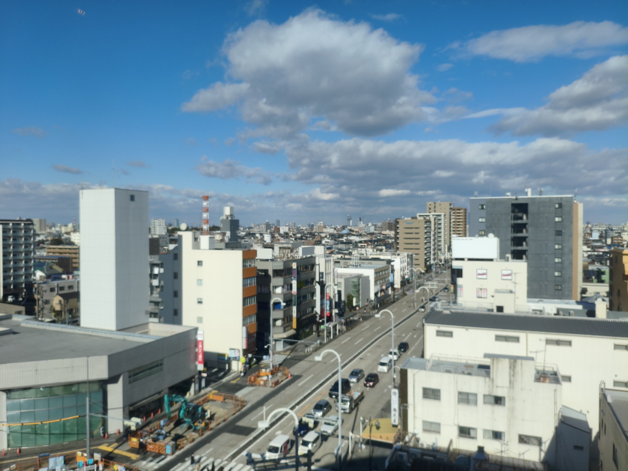 リアカメラで屋外を撮影した写真-1倍