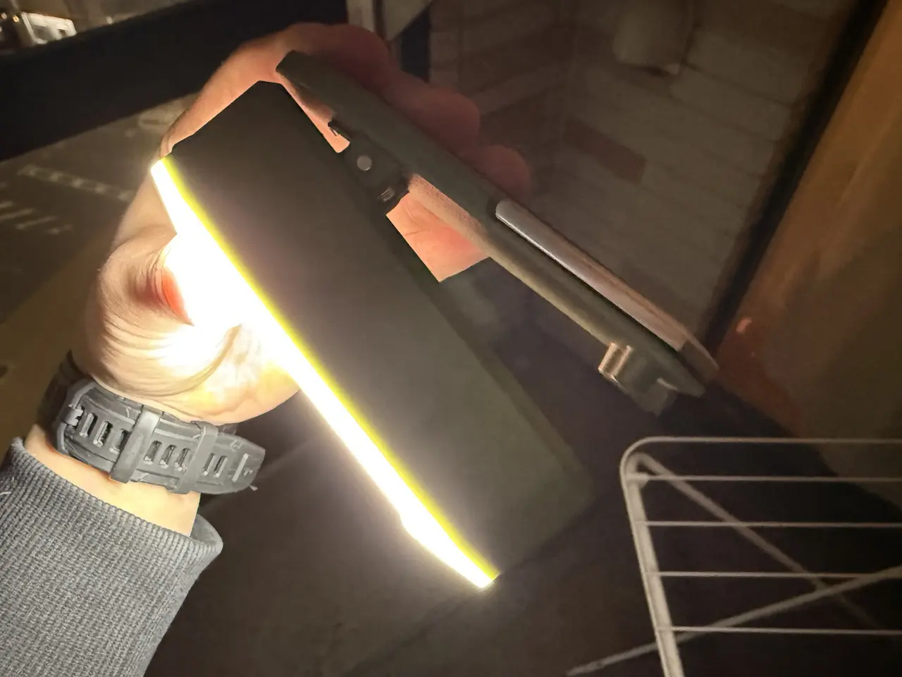 クリップを開けた様子