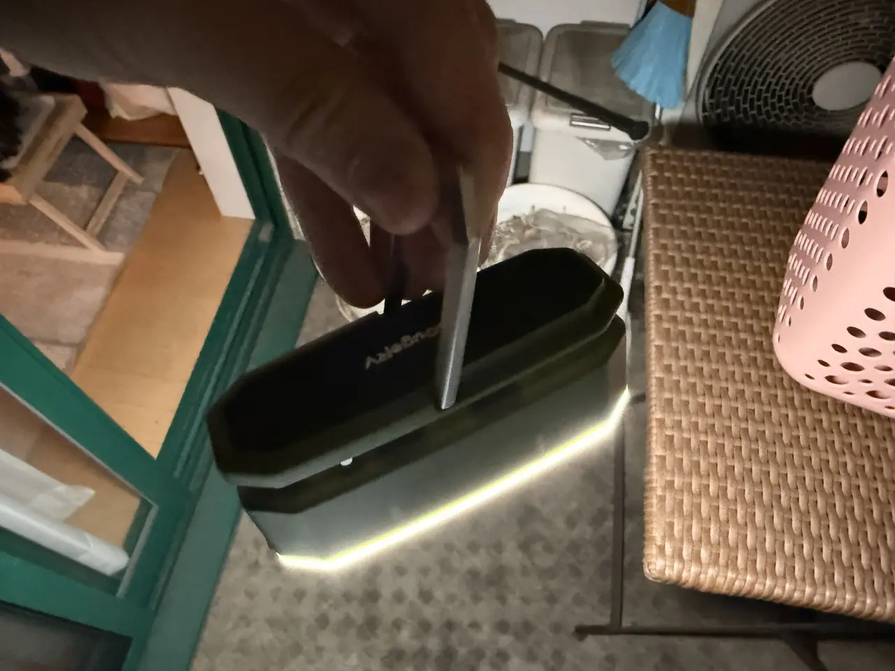 フックを開けた様子