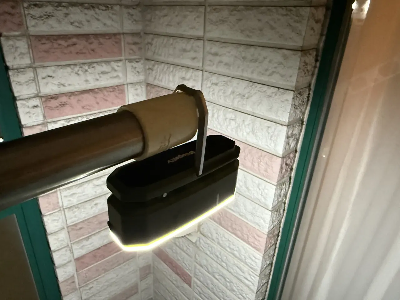 フック設置した様子-上部視点