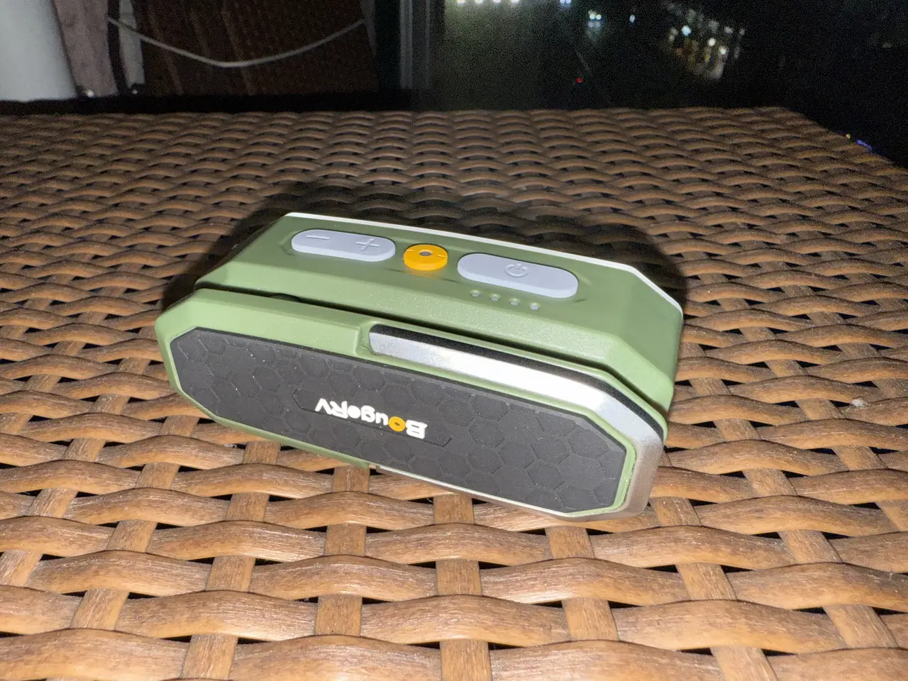 屋外ベランダに設置した様子