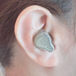 SOUNDPEATS H3を装着している様子