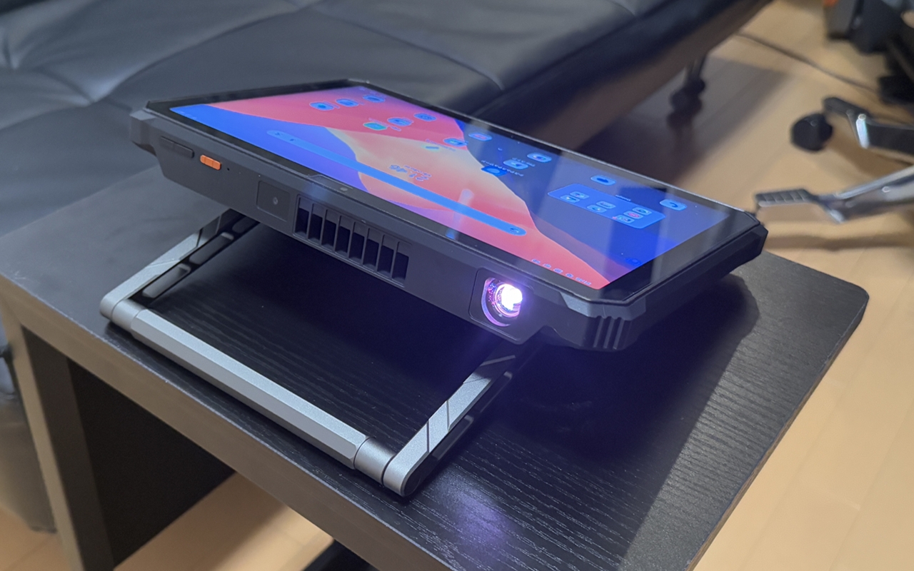 プロジェクター仕様中のBlackview Active 12 Pro