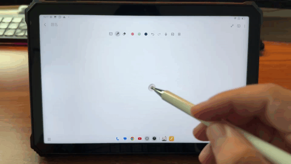 Blackview Active 12 Proの付属ペンで画面に文字を描いている