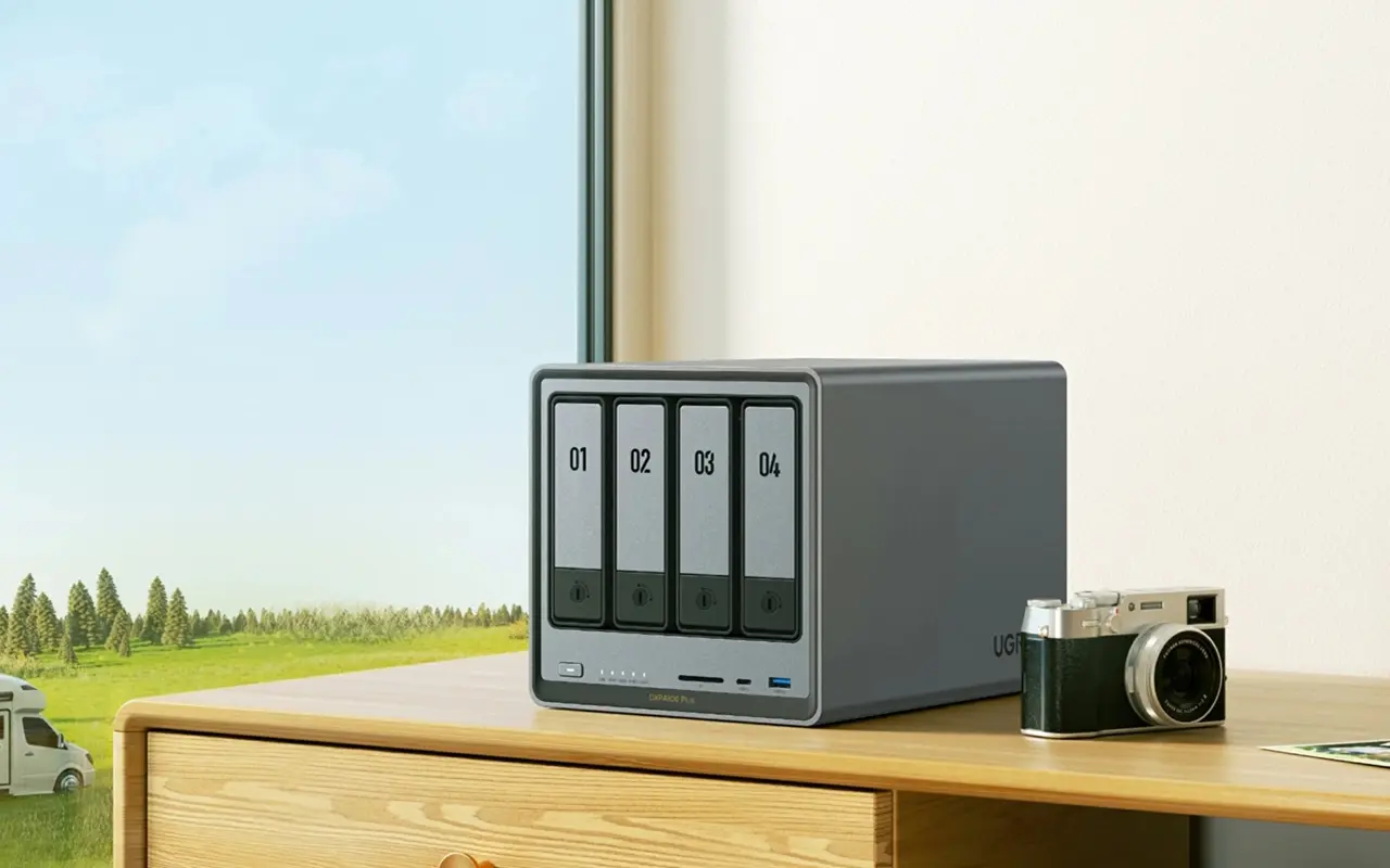 棚の上に設置されているUGREEN NASync