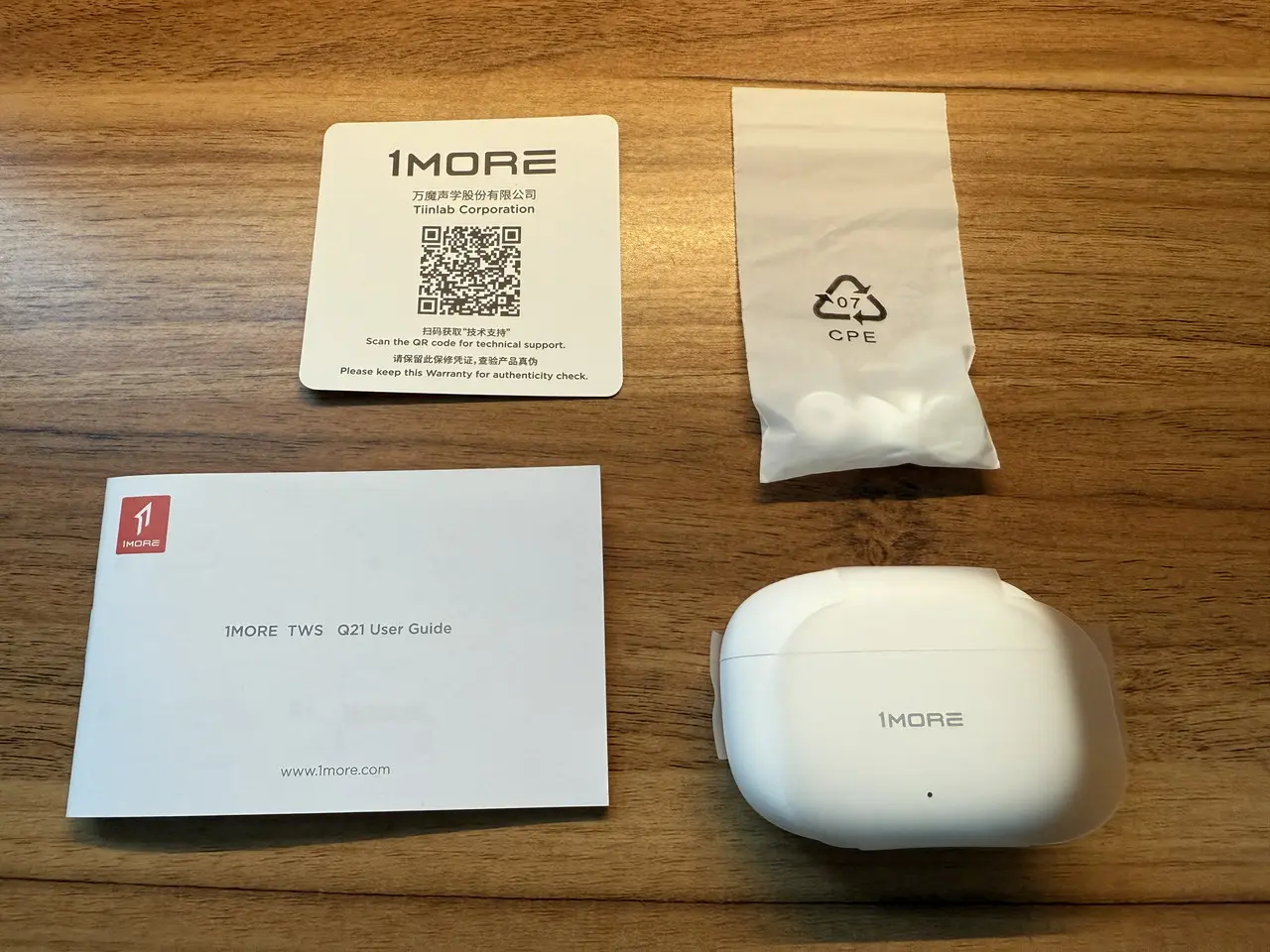 1MORE Q21のパッケージ付属品一式