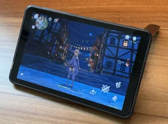 原神を映しているBlackview ZENO 1