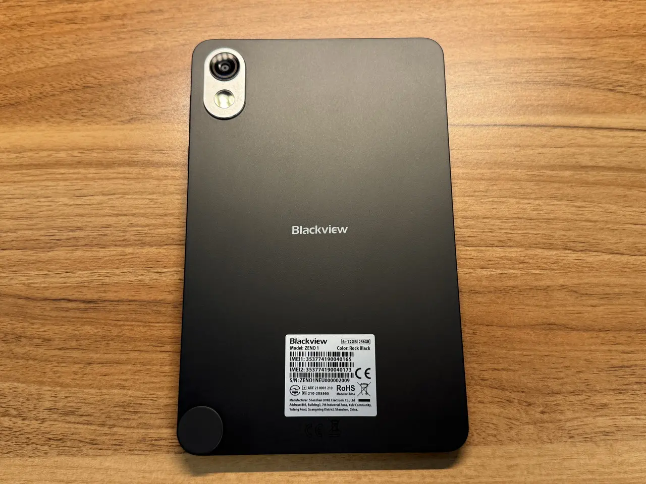 Blackview ZENO 1の筐体外観(背面)