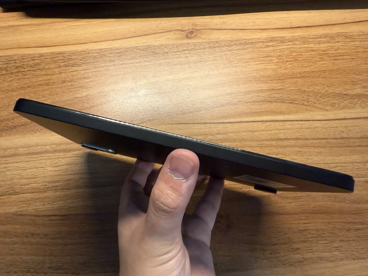 Blackview ZENO 1の左側面インターフェース