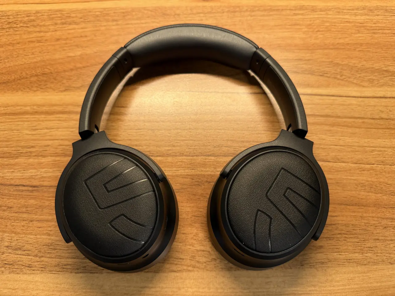 SOUNDPEATS Space Pro本体の外観(外側)