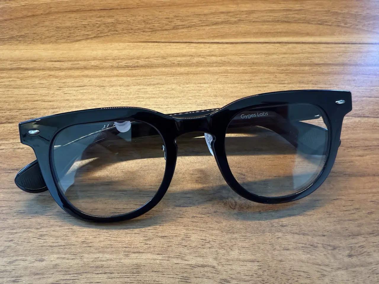 Halliday AIグラス本体の外観(正面アングル)