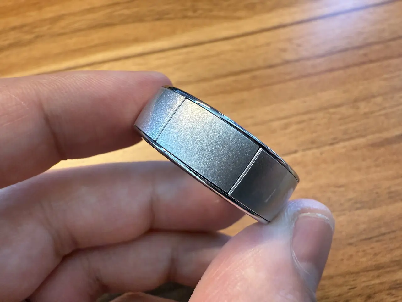 スマートリングのトラックパッド