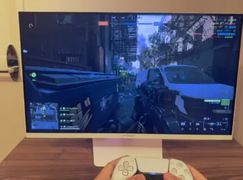 INNOCN GA27V1MでBF6をプレイしている様子