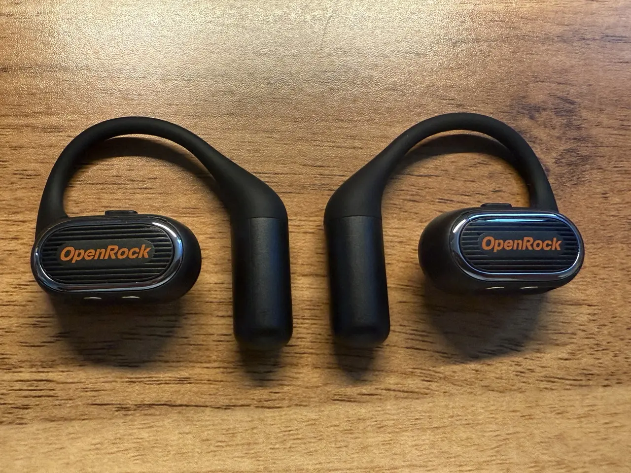 OpenRock Link 20のイヤホン本体(正面アングル)