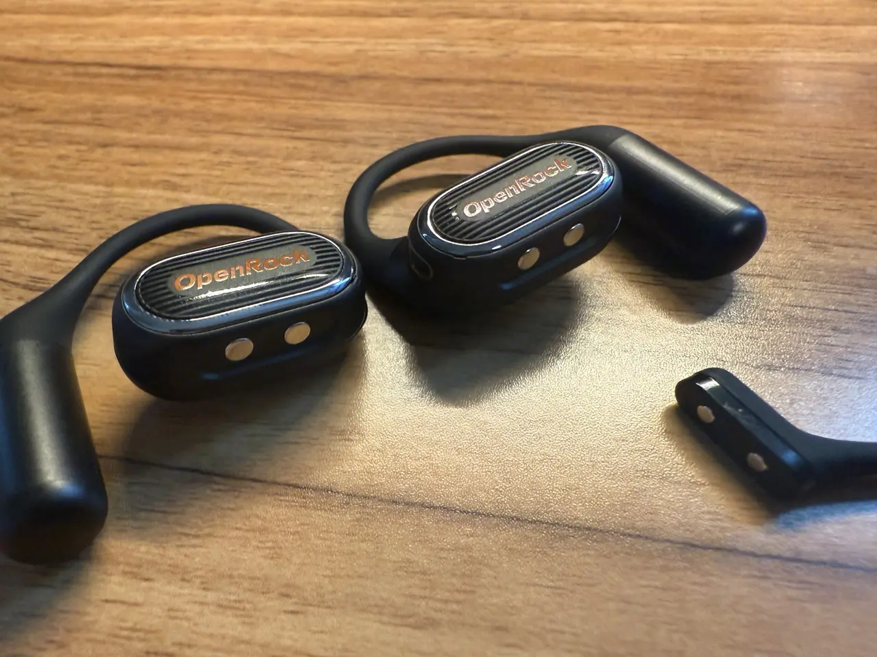 OpenRock Link 20のブームマイクとイヤホン本体