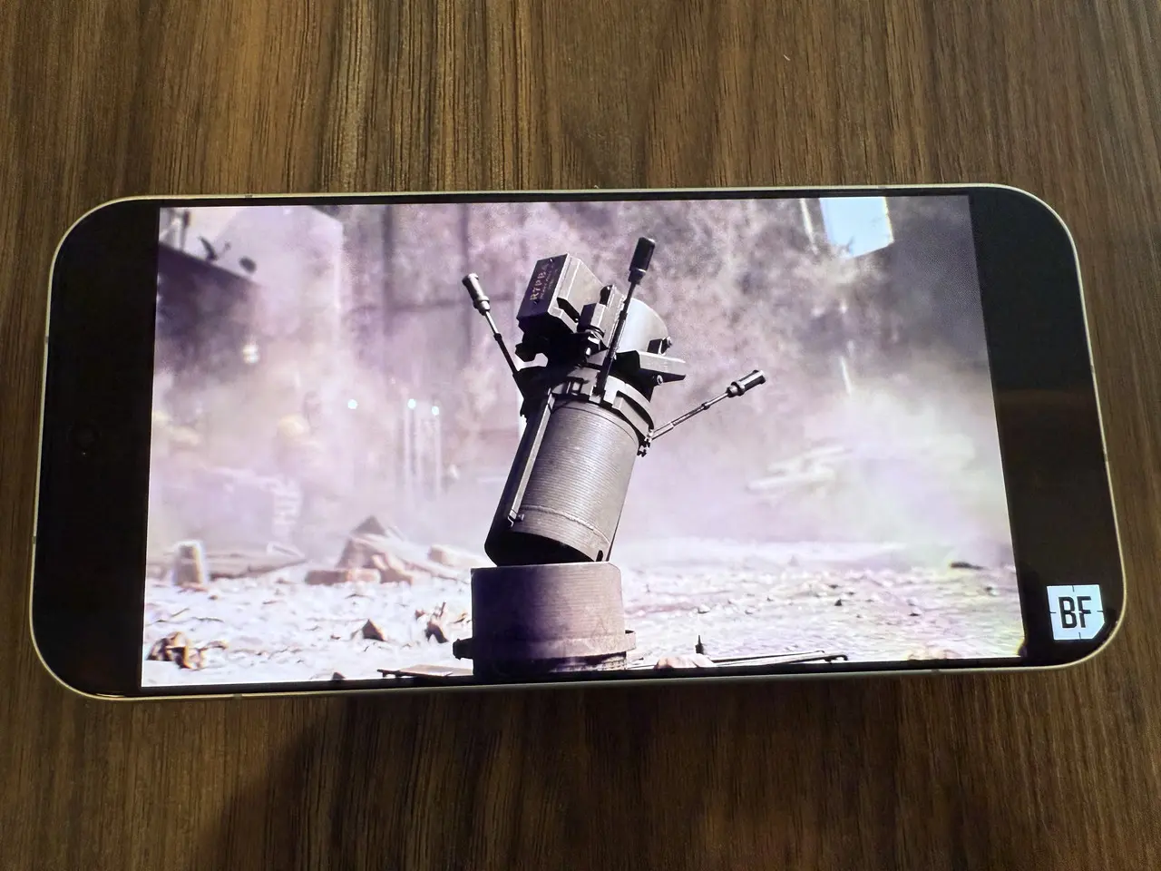 Xiaomi 17 ProでBF6のトレーラーを視聴している様子2