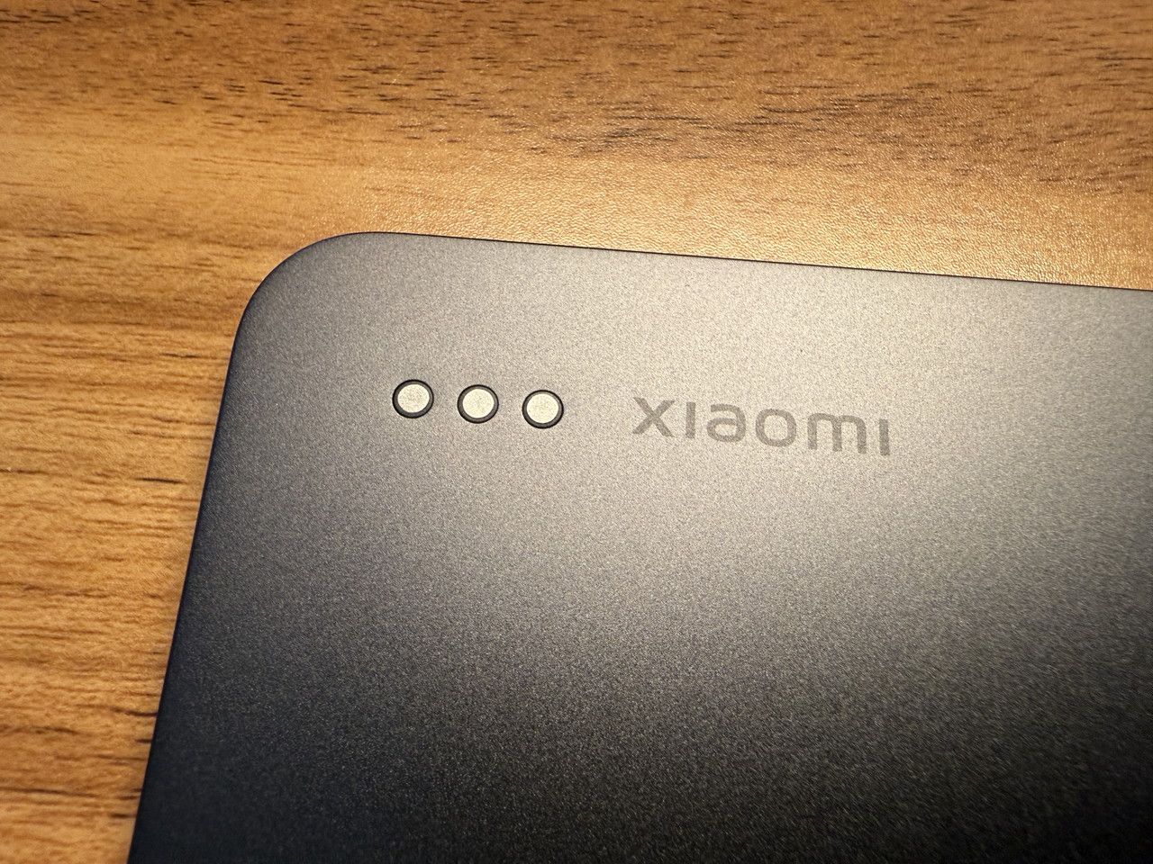 Xiaomi Pad 8のキーボード装着端子