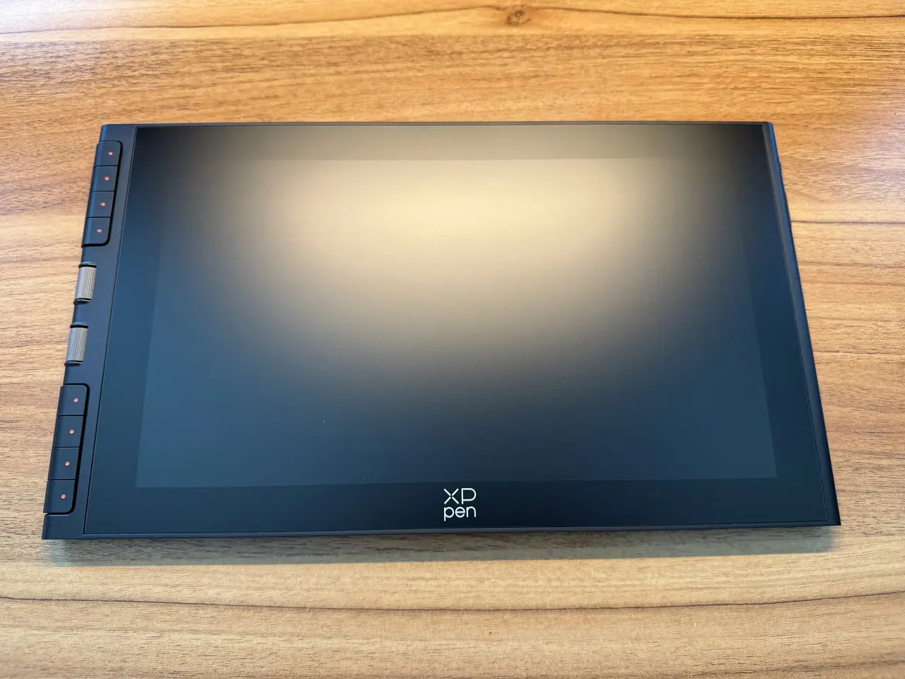XPPen Artist 12 3rdの筐体外観(正面アングル)