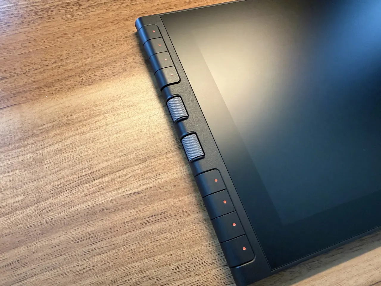 XPPen Artist 12 3rdの左側面インターフェース