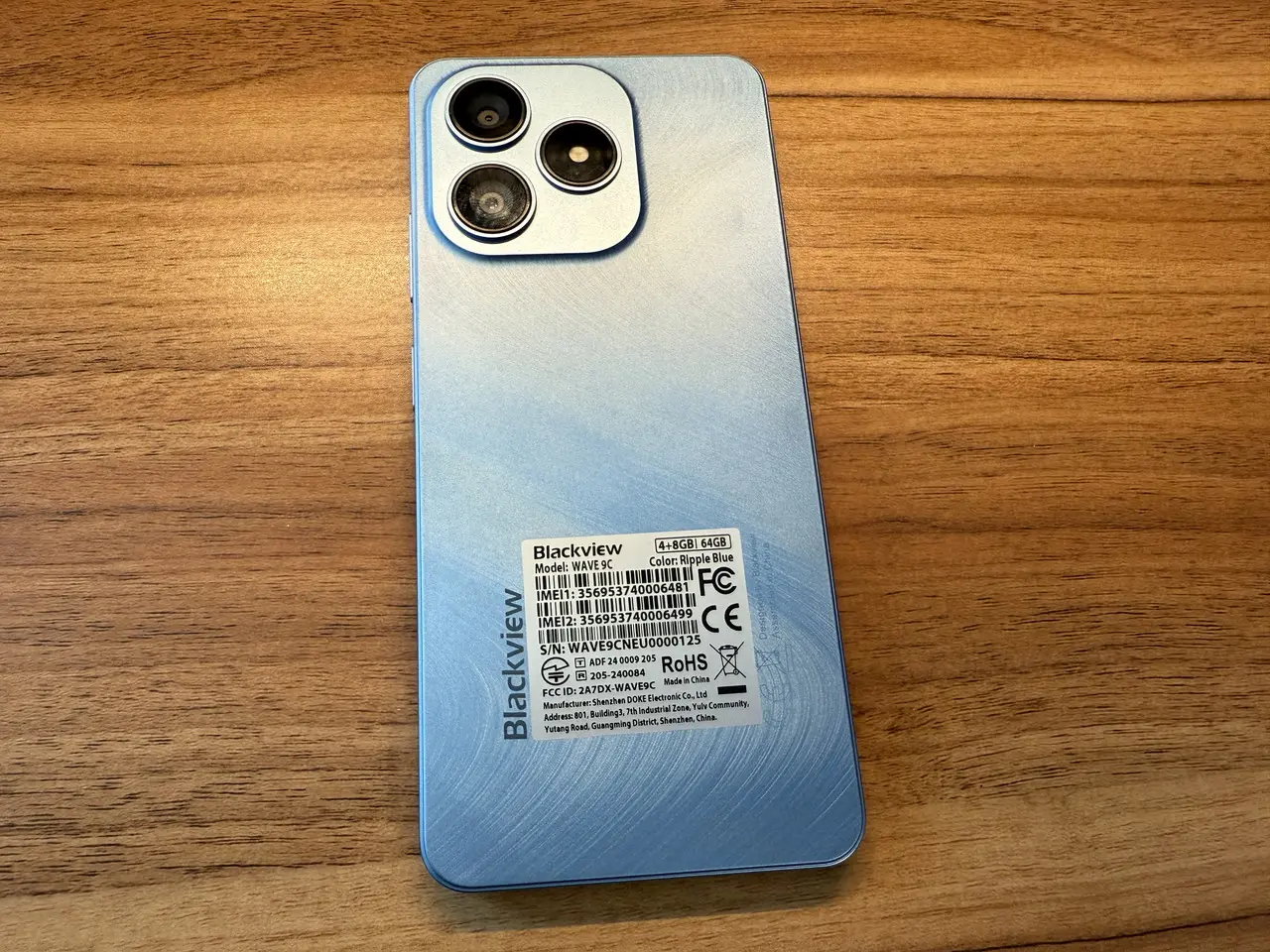 Blackview WAVE 9Cの外観(背面アングル)
