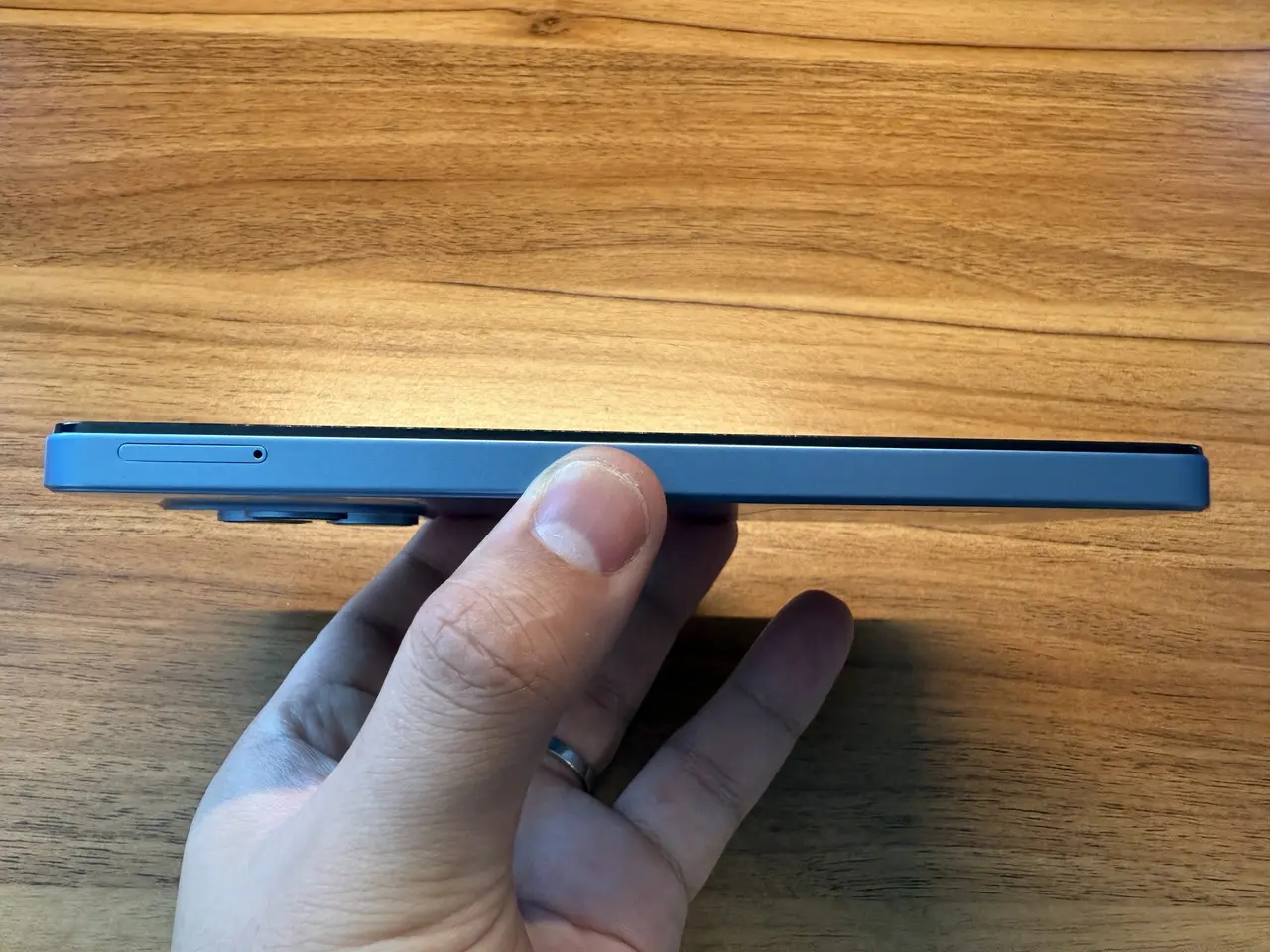 Blackview WAVE 9Cの左側面インターフェース