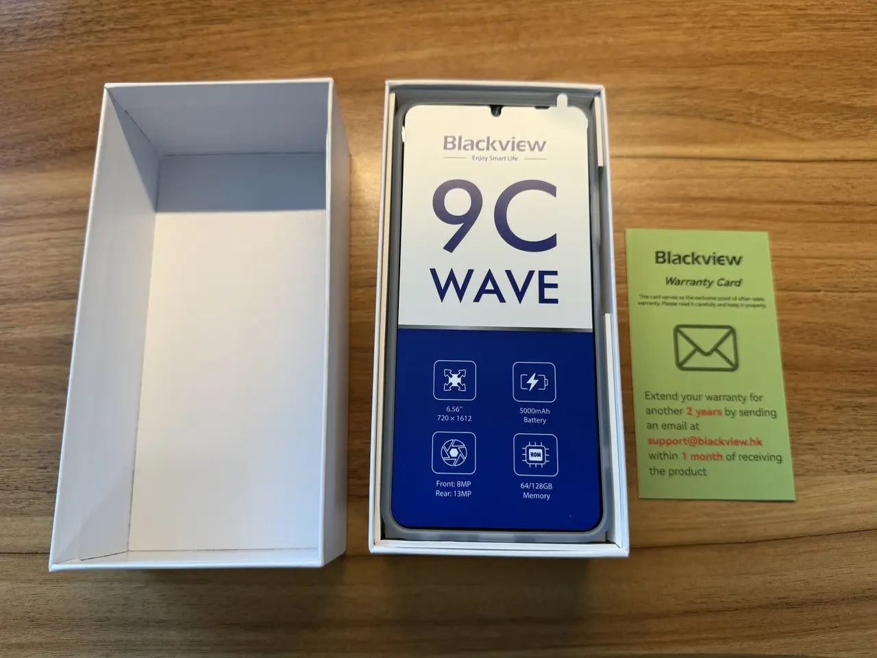 Blackview WAVE 9Cの箱を開けた状態