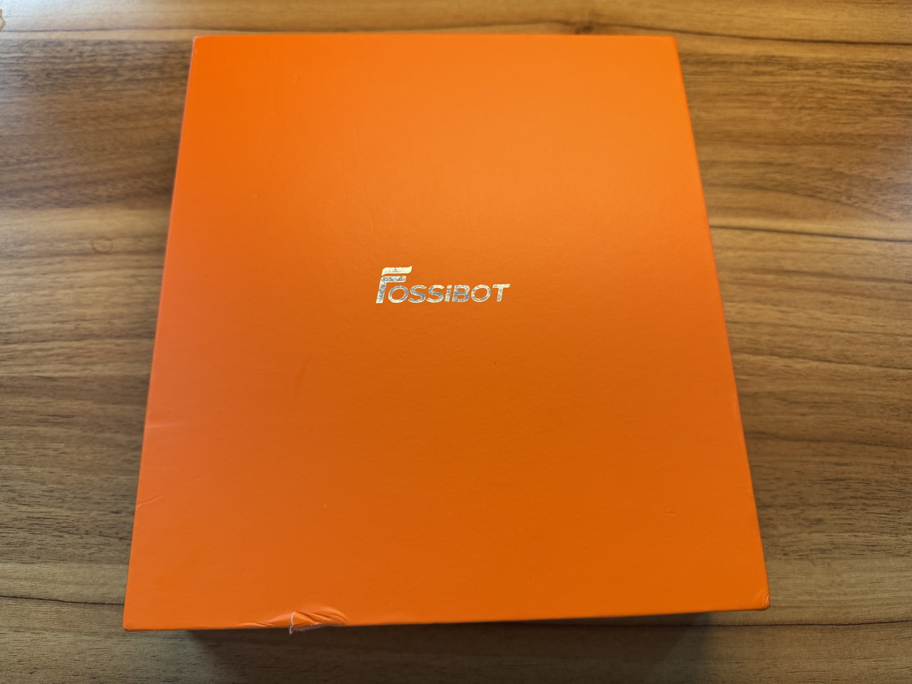 FOSSIBOT F113の外箱