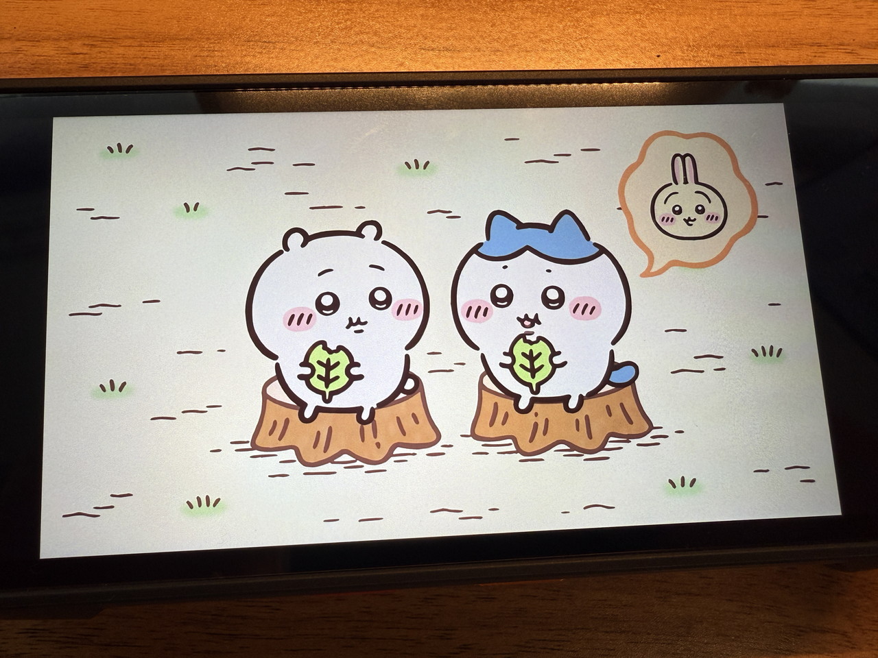 FOSSIBOT F113でアニメ動画を視聴している様子