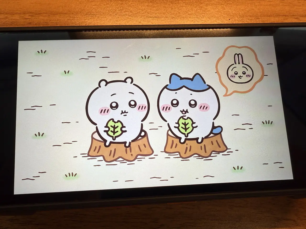 FOSSIBOT F113でアニメ動画を視聴している様子