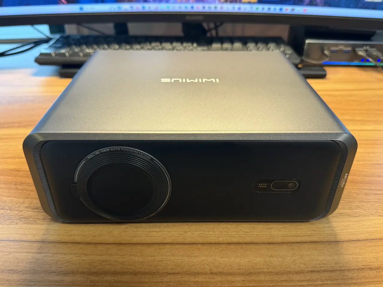 iWiMiUS P65の外観(正面アングル)