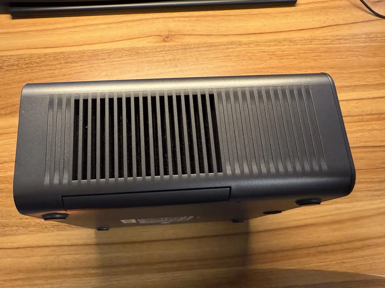 iWiMiUS P65の左側面