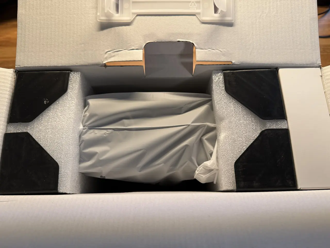 iWiMiUS P65の箱を開けた状態