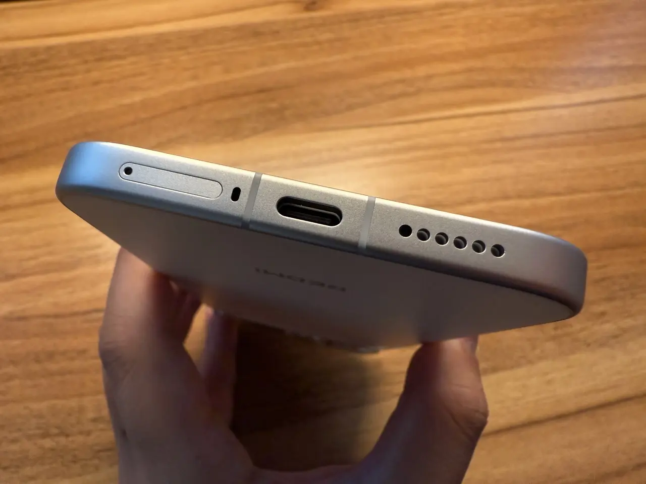 REDMI K90 Pro Maxの下部インターフェース