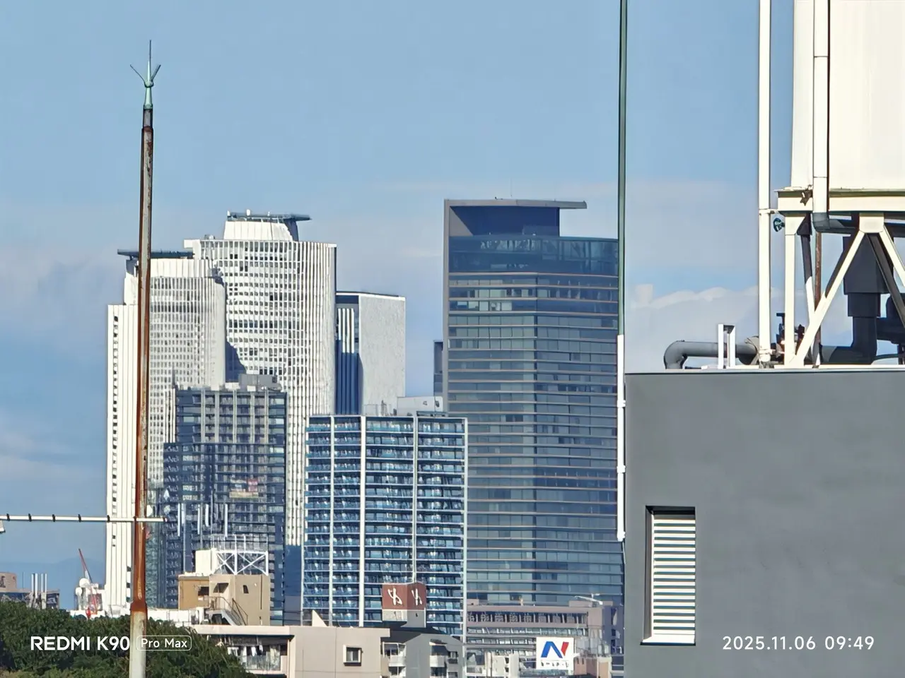 リアカメラで撮影した屋外(60倍)