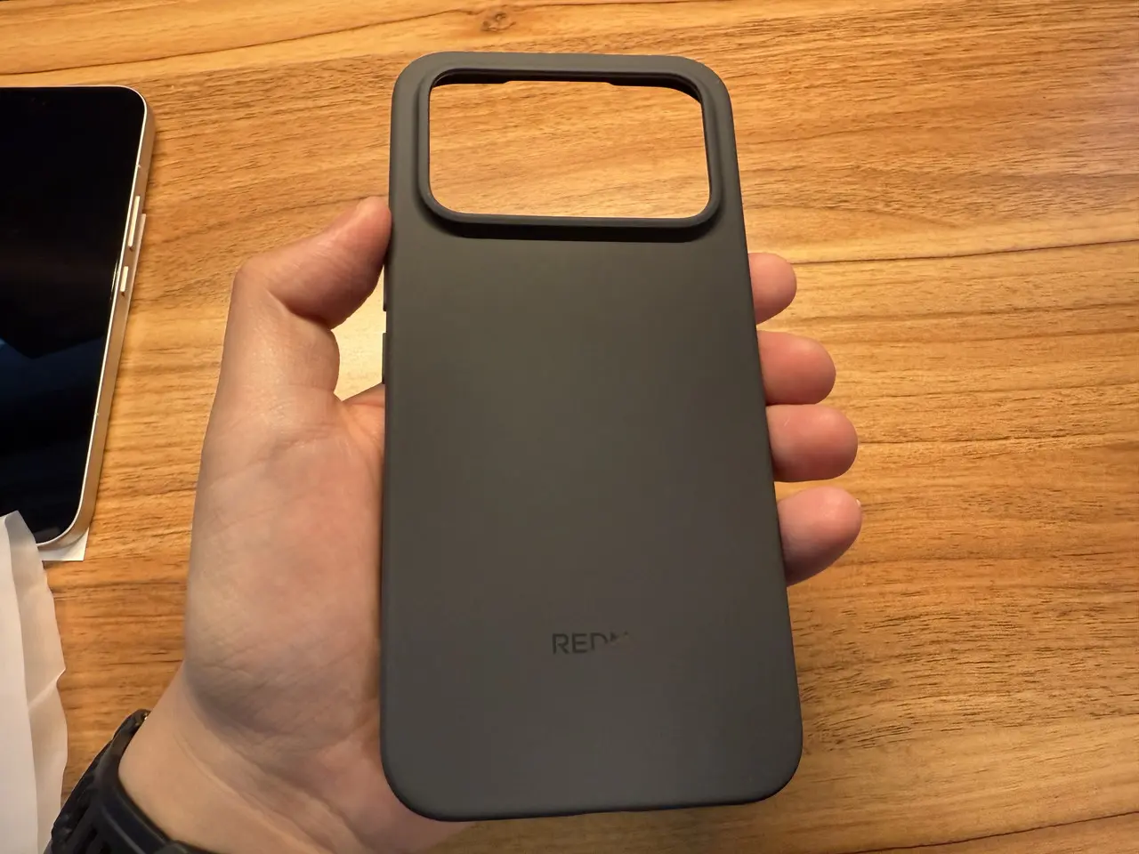 REDMI K90 Pro Maxのスマホケース(裏面)