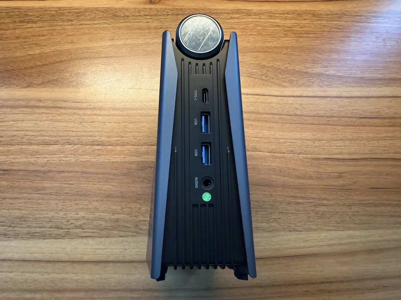 ACEMAGIC S3Aの外観(正面アングル)