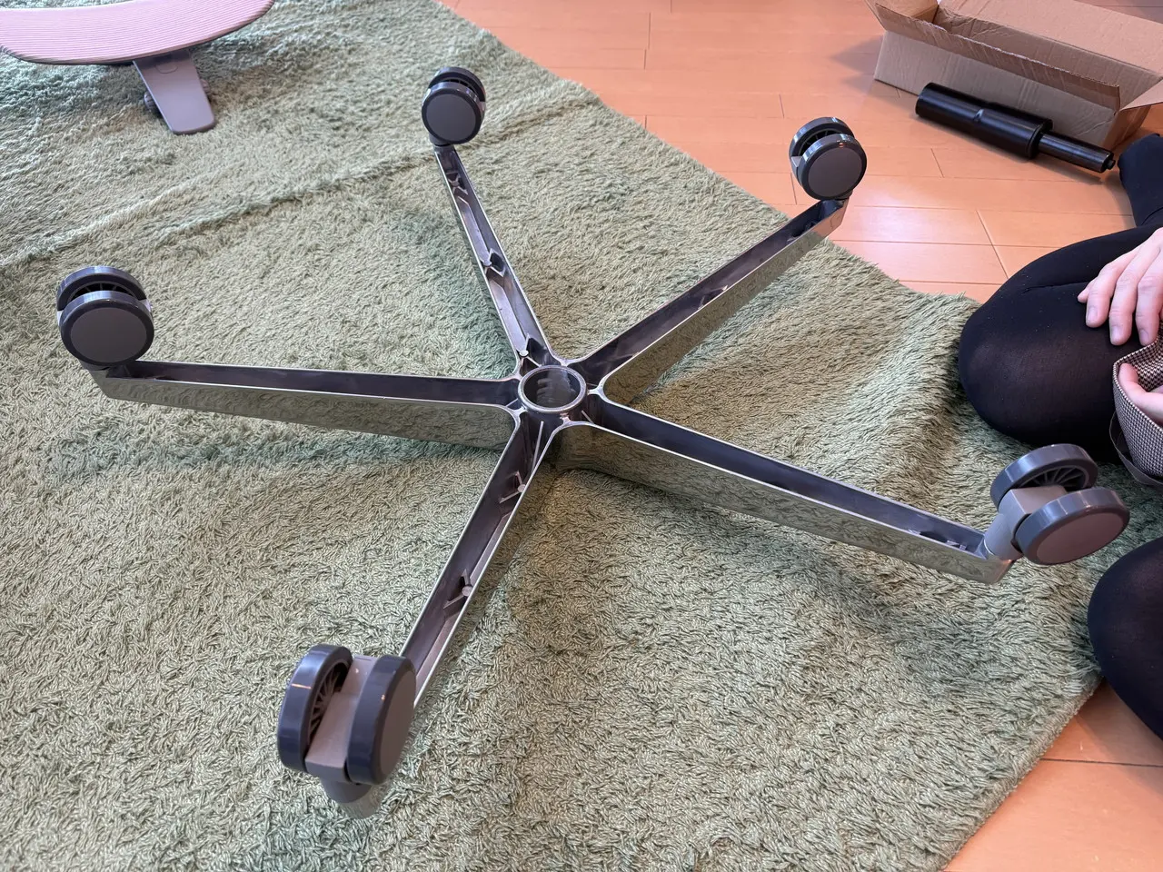 キャスターを取り付けた脚部