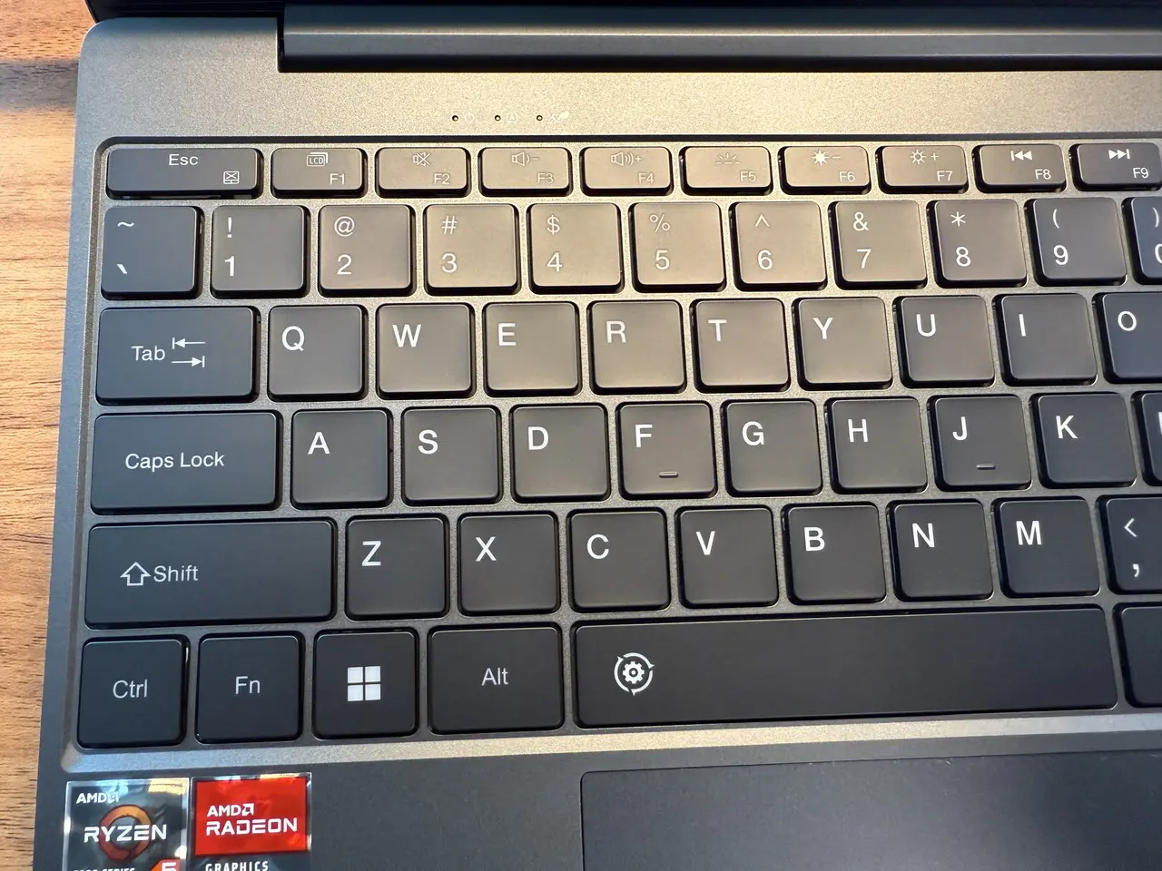 キーボード左側