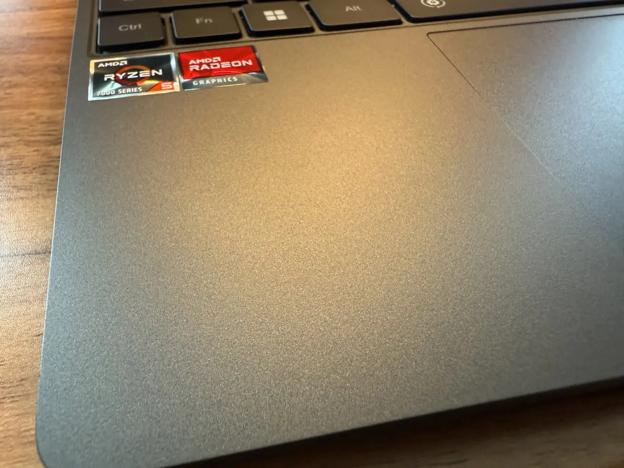 CHUWI Corebook Xの表面仕上げ