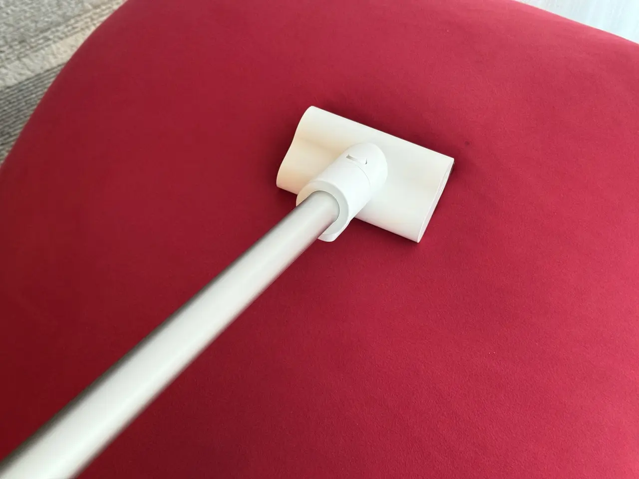 ミニモーターブラシを使っている様子