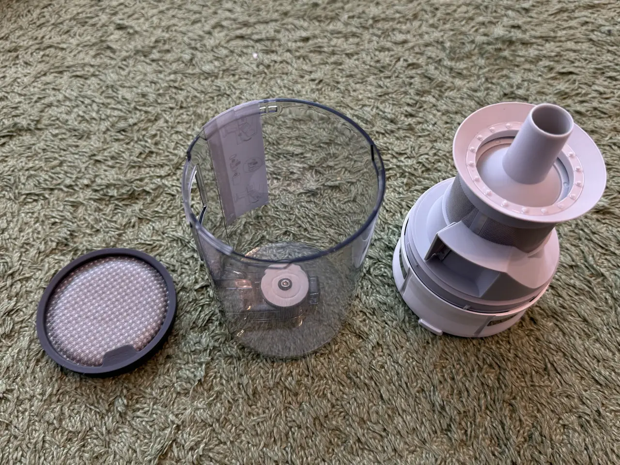 ダストカップを分解した様子